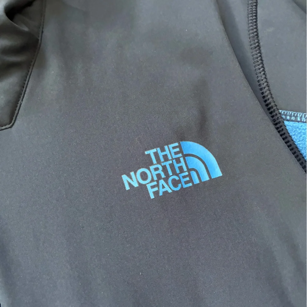 The North Face Two-Tone Blue Jacket - Picture 2 of 5